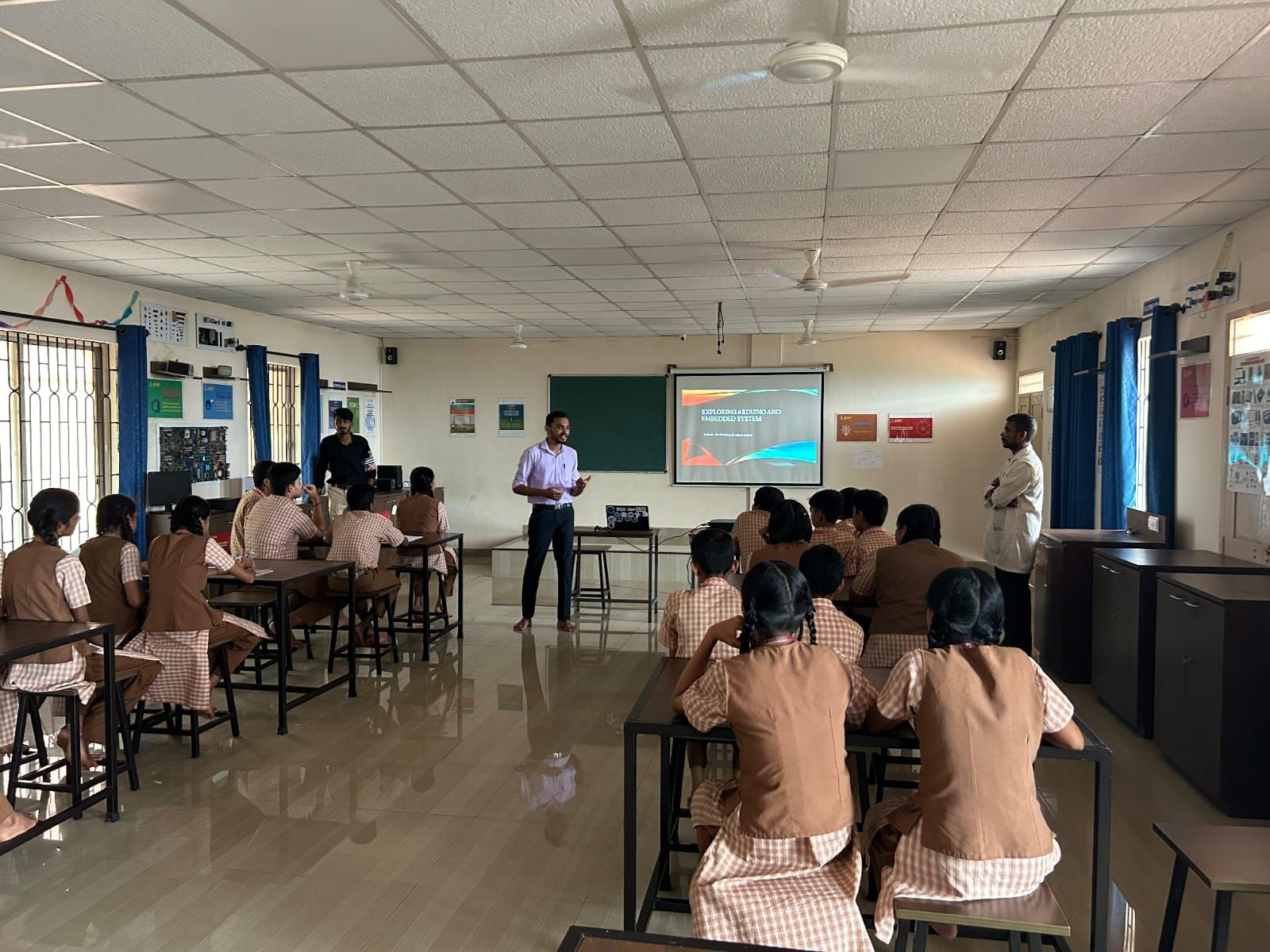 Arduino & Embedded Systems Workshop for High School Students photo 3