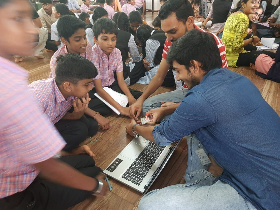 Basics of Electronics Workshop for School Students photo 3